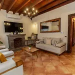 Five Queens Boutique Hotel